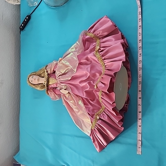 Franklin Heirloom Porcelain Cinderella Collector Doll - Picture 13 of 16